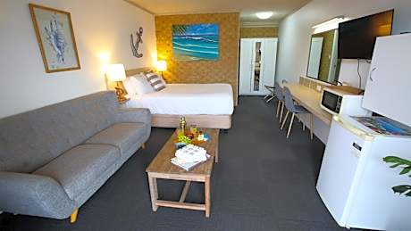 Deluxe Queen Room