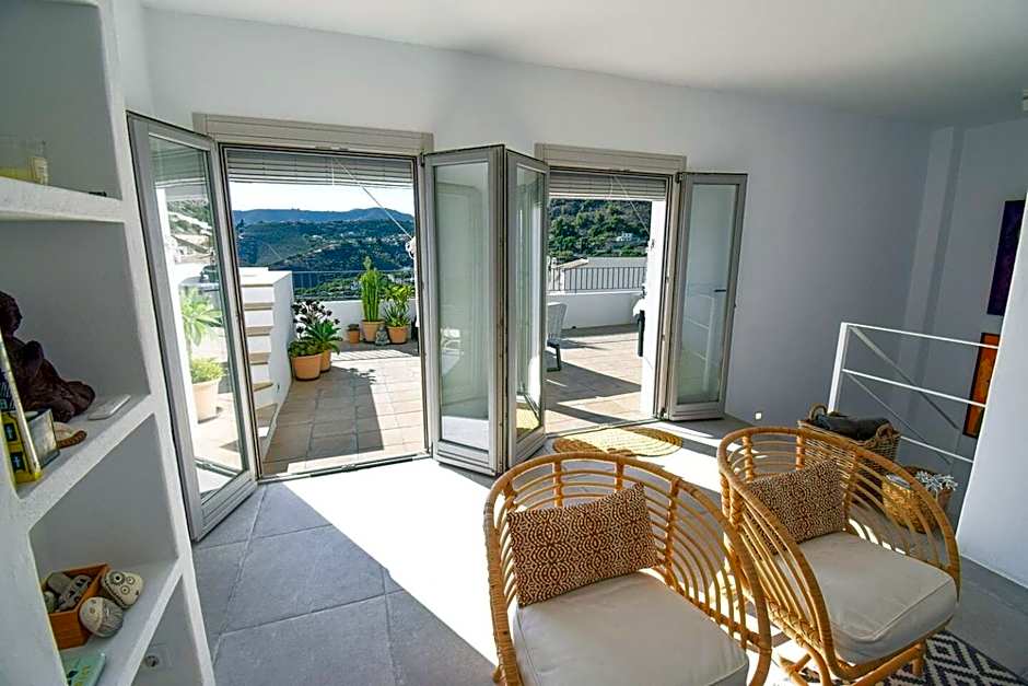 La Orza, Frigiliana Luxury center townhouse with pool and parking HansOnHoliday Rentals