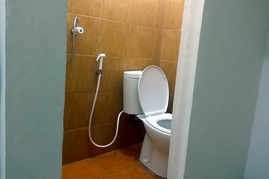 Hotel O Neva Guest House SyariahNearWaduk Cipta Karya