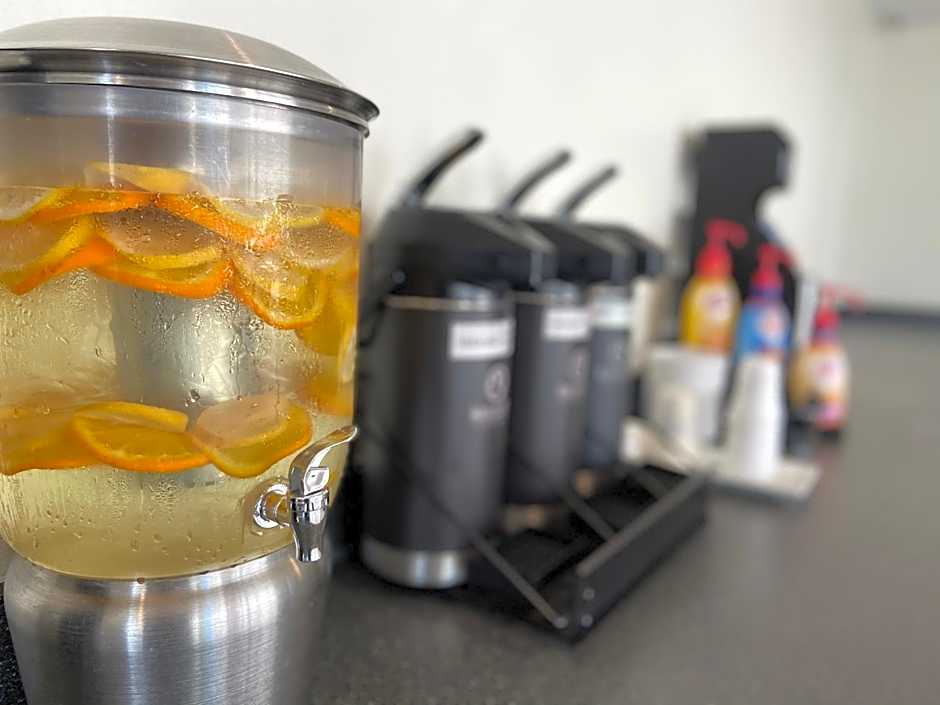 La Quinta Inn & Suites by Wyndham Clearwater Central