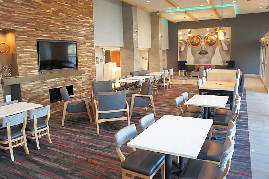La Quinta Inn & Suites by Wyndham Perry