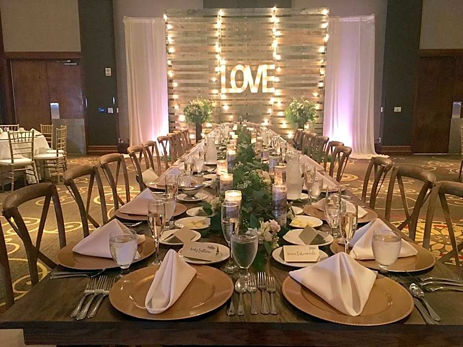 DoubleTree By Hilton Bay City Riverfront