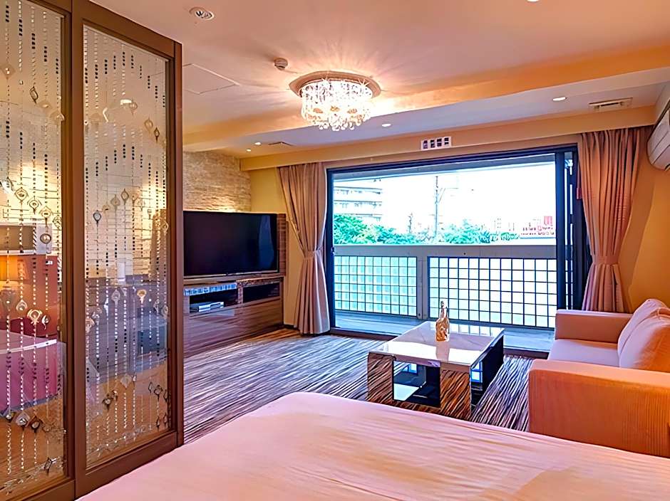 Secret House MAKISHI