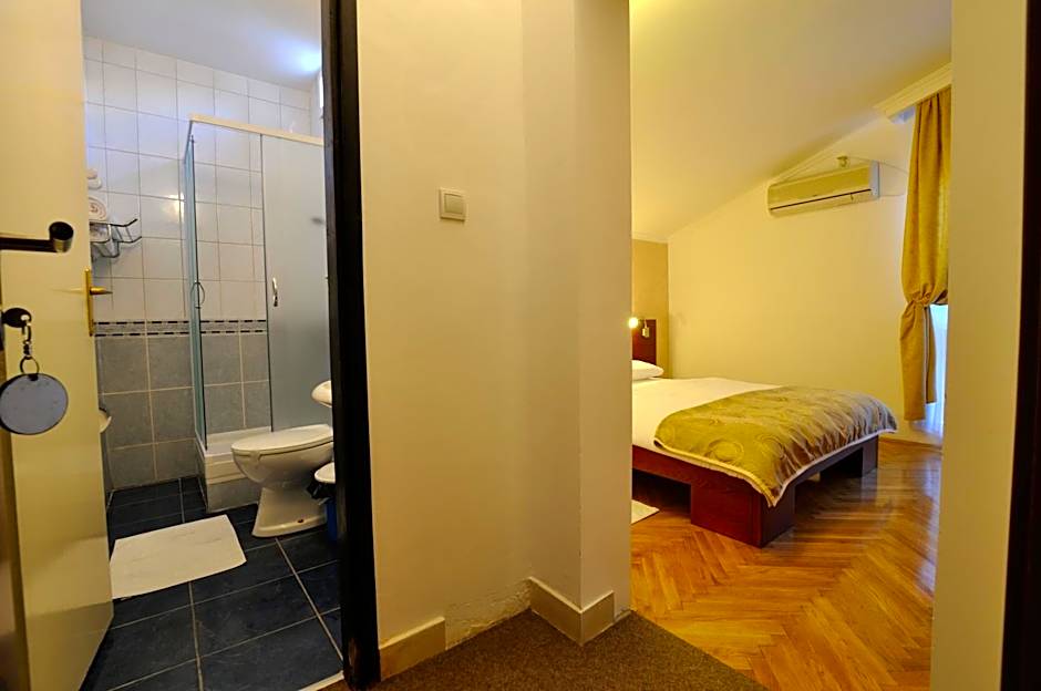 Vila Đurić - Ex Hotel Đurić