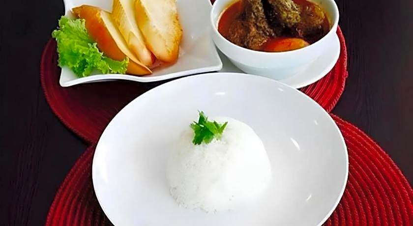 Peach Hill Hotel & Cafe