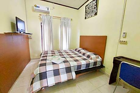 Standard Queen Room
