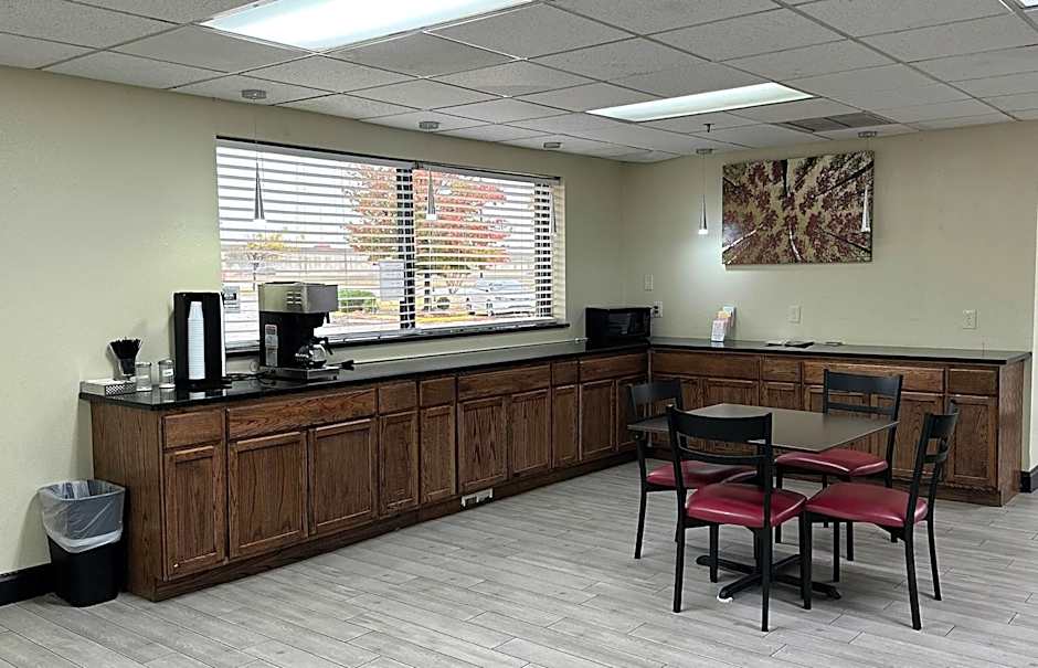 Red Roof Inn & Conference Center Wichita Airport