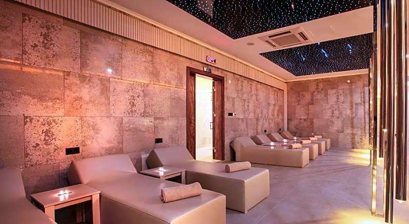 Ramada Hotel & Suites by Wyndham Kusadasi