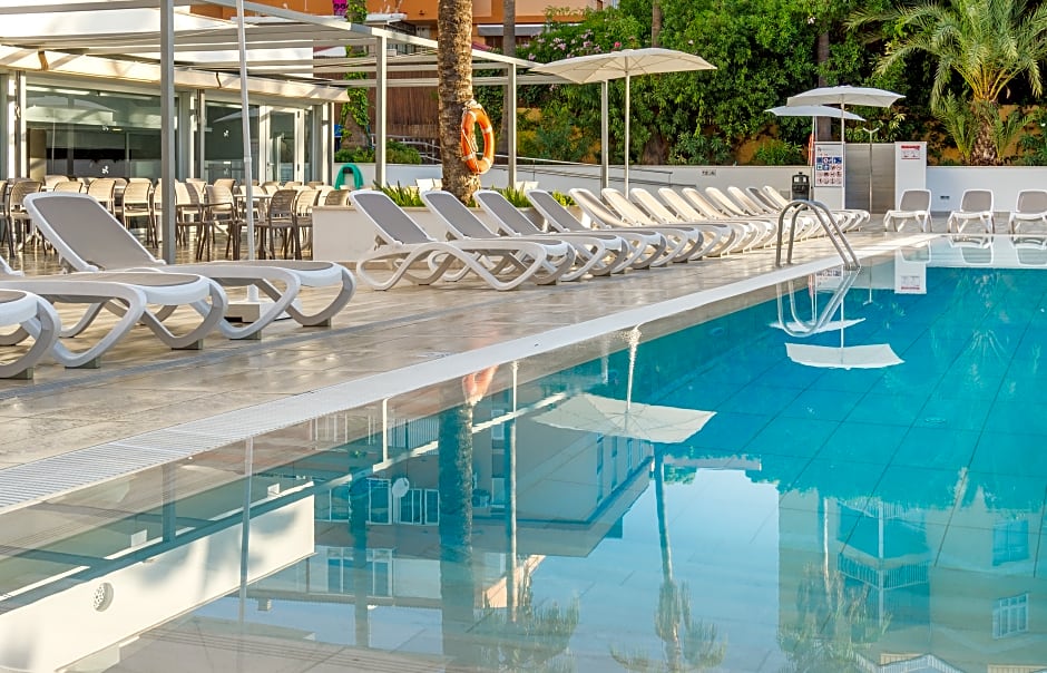 Globales Panamá - Only Adults +16