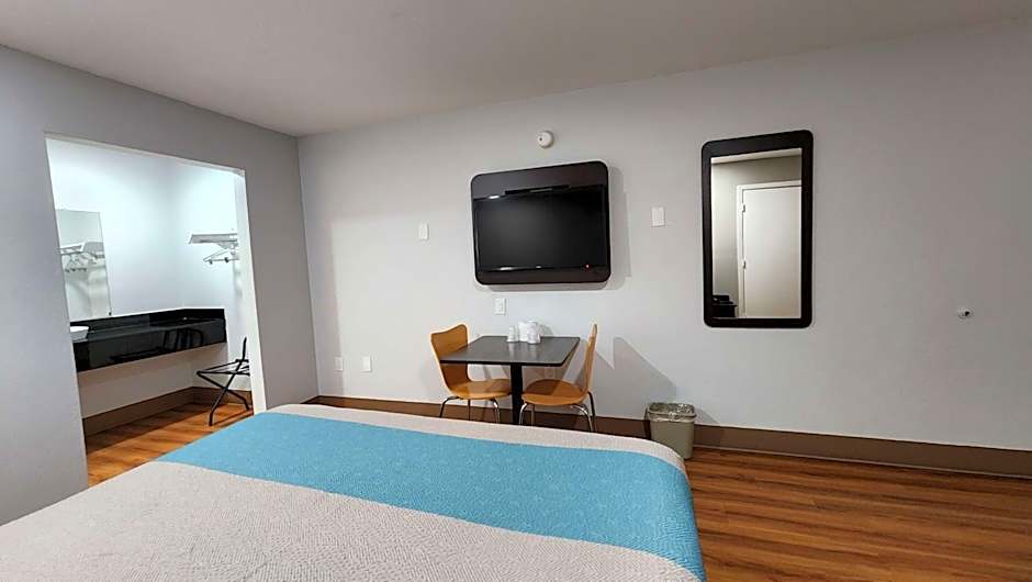 Motel 6-Webster, TX - Houston - Nasa Lake