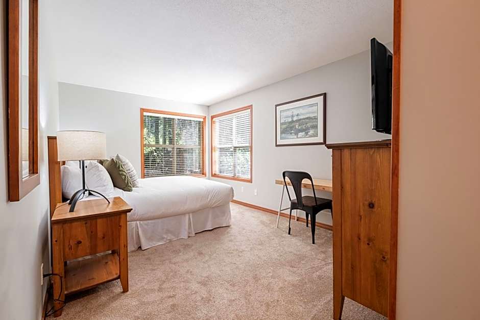 Arrowhead Point 11 by Outpost Whistler