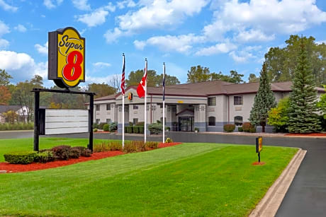 Super 8 by Wyndham Marysville/Port Huron Area