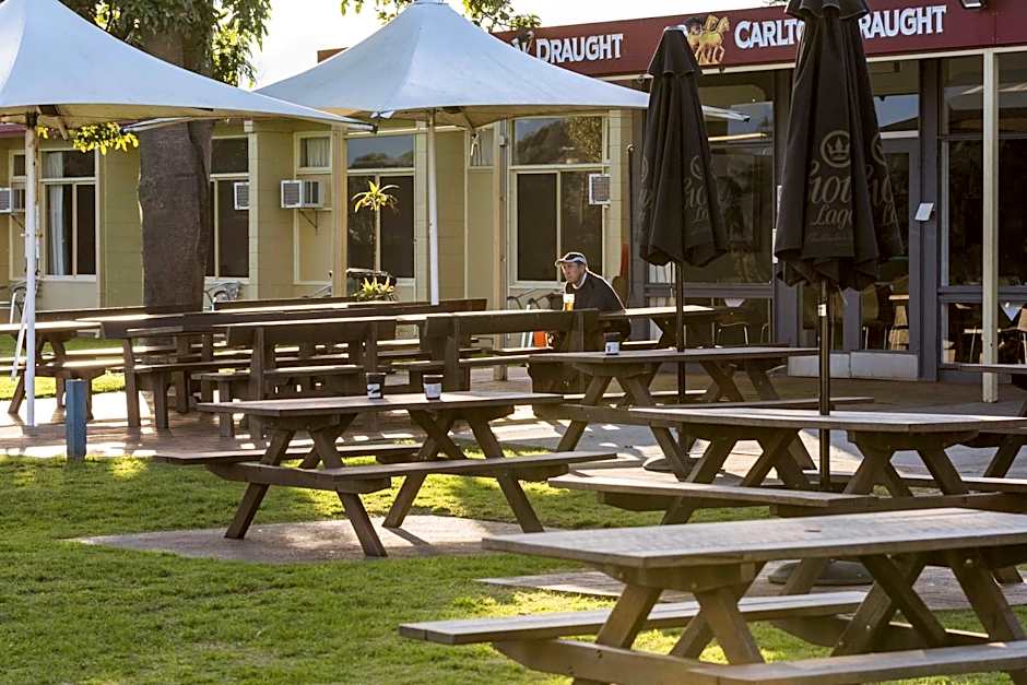 Moruya Waterfront Hotel Motel