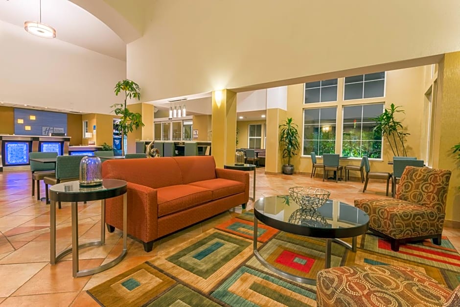 Holiday Inn Express Hotel & Suites Manteca