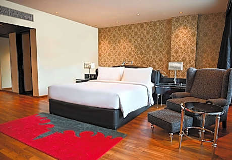 Junior Suite King Size Bed