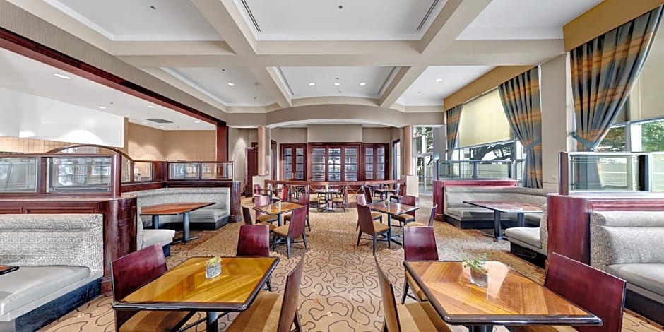 Renaissance Dallas North Hotel