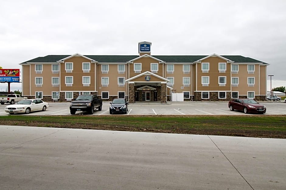 Cobblestone Hotel & Suites - Devils Lake