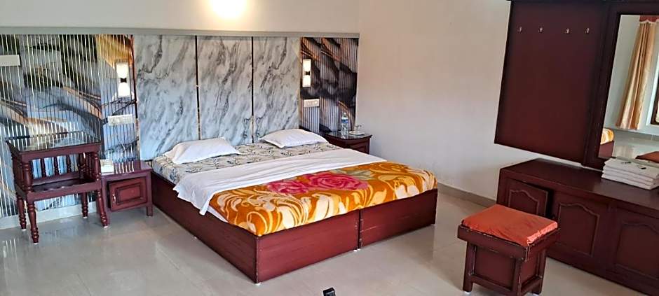 Jungle Palace Homestay