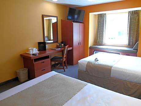Queen Room with Two Queen Beds - Disability Access/Non-Smoking