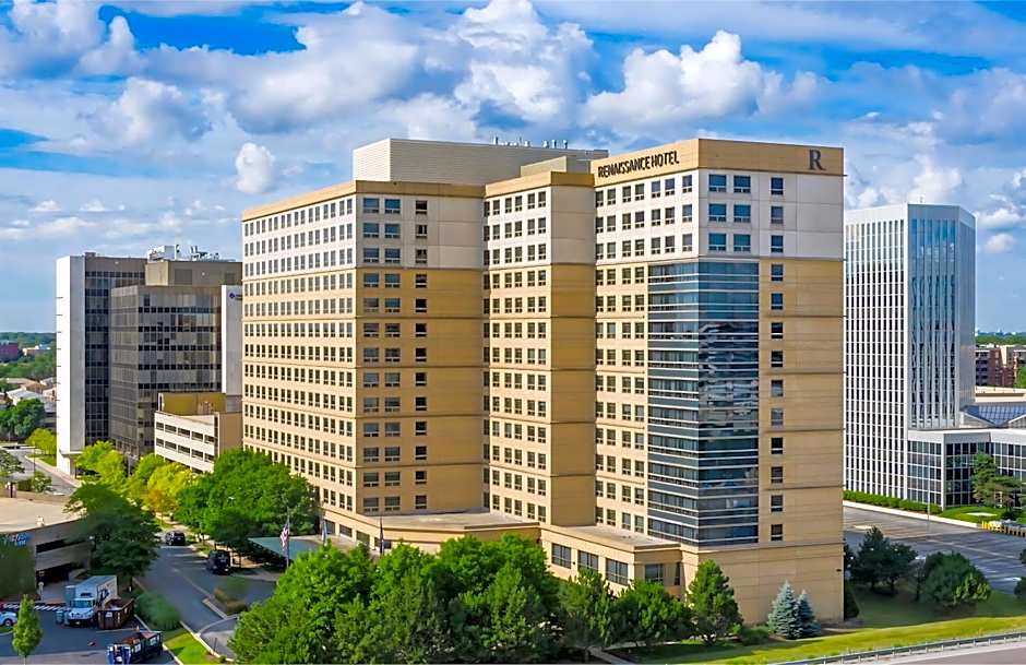 Renaissance by Marriott Chicago O'Hare Suites Hotel