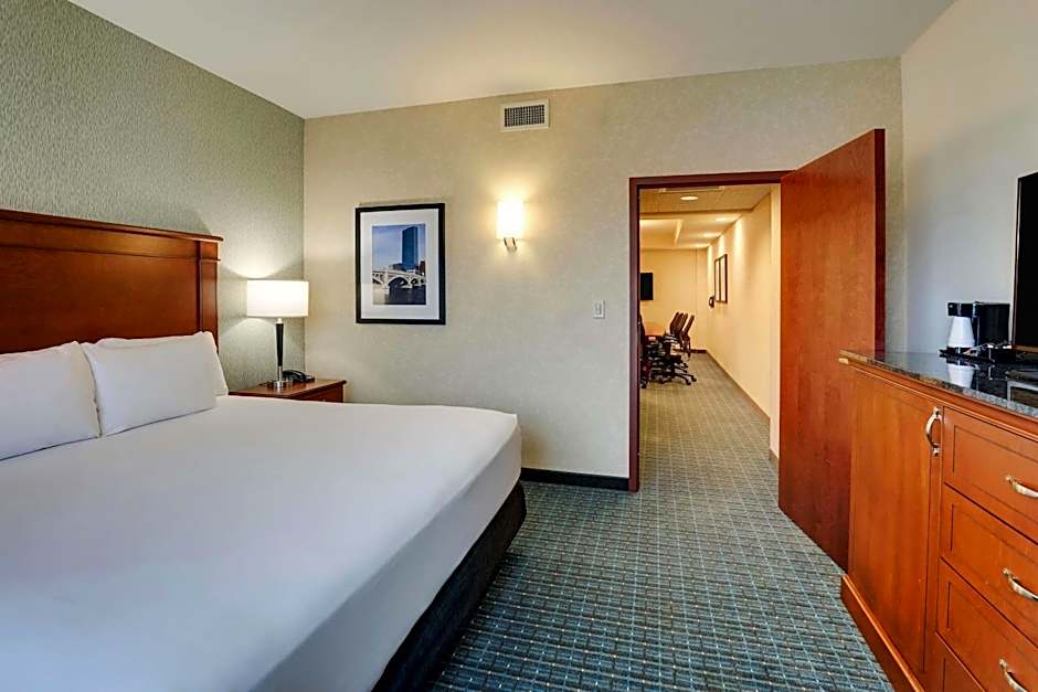 Drury Inn & Suites Grand Rapids