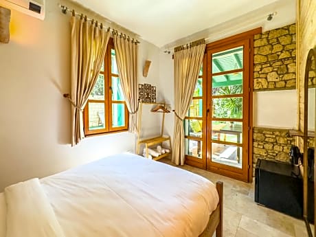 Double Room with Shared Bathroom