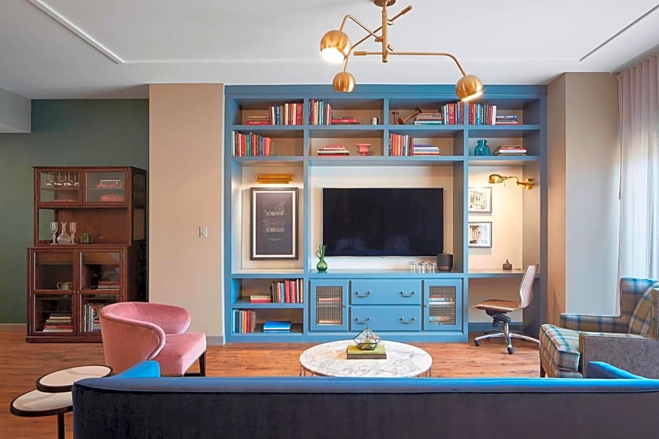 Hotel Zachary, Chicago, a Tribute Portfolio Hotel