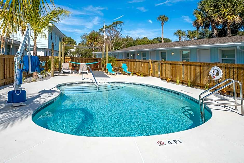 Salt Air Inn & Suites