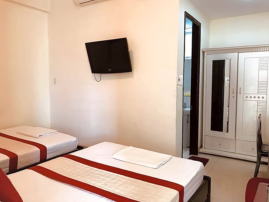 Canary Hue Hotel