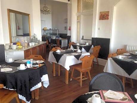 Anzy Panzy Hotel and Apartments