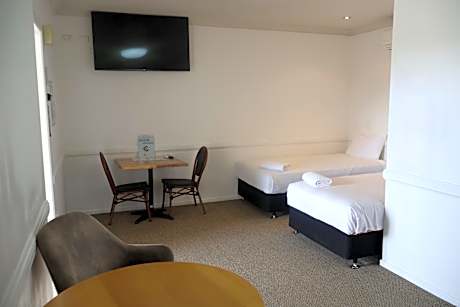 Twin Room with Private Bathroom