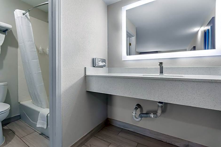 Days Inn by Wyndham Indianapolis East Post Road