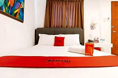 RedDoorz @ Leoncia Apartelle Mandaue City