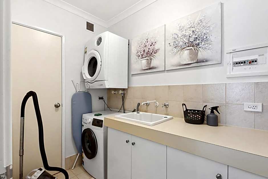 Cozy City Apartment with Stunning Views and Ameni