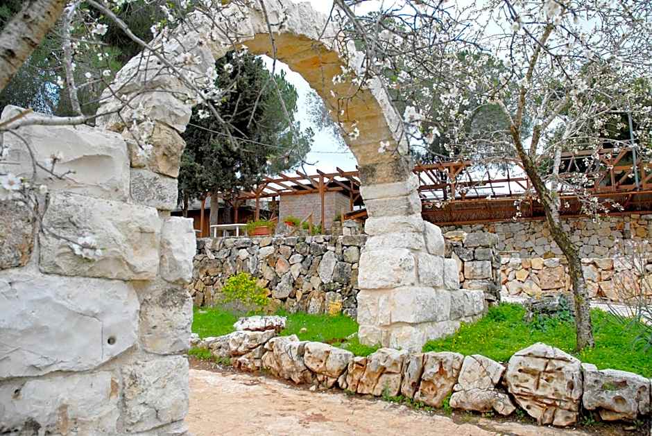 Logos hotel in Yad Hashmona