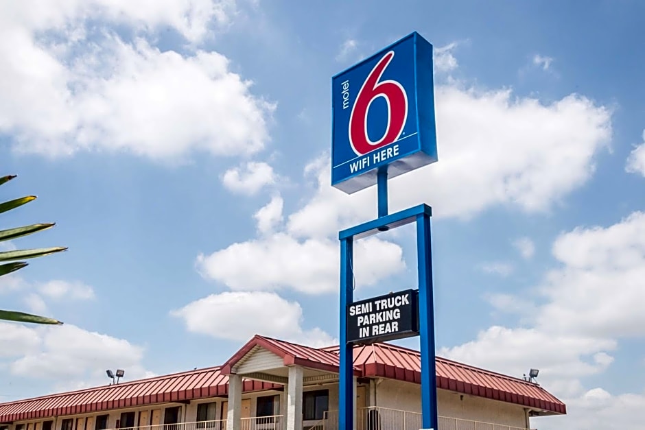 Motel 6 Mesquite, TX - Rodeo - Convention Ctr