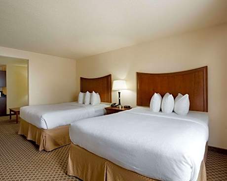 2 Queen Beds, Suite, Nonsmoking, Accessible