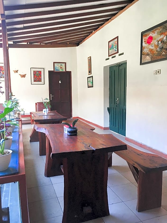 OYO 1368 Omah Joglo Krawitan – Yogyakarta, MN