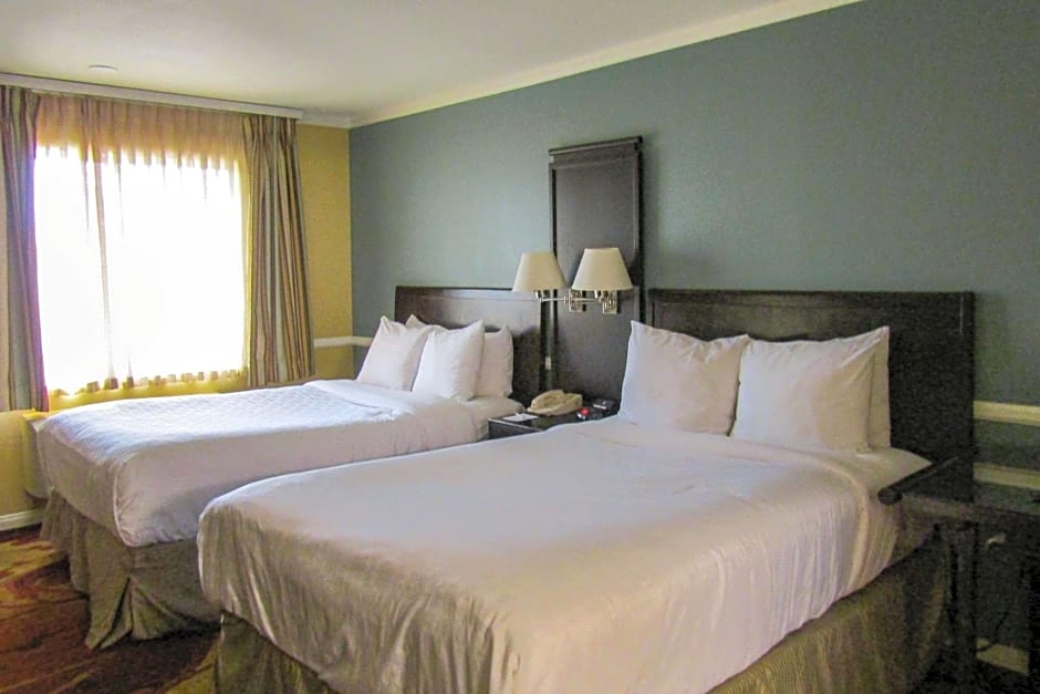 Clarion Inn Near China Lake Naval Station