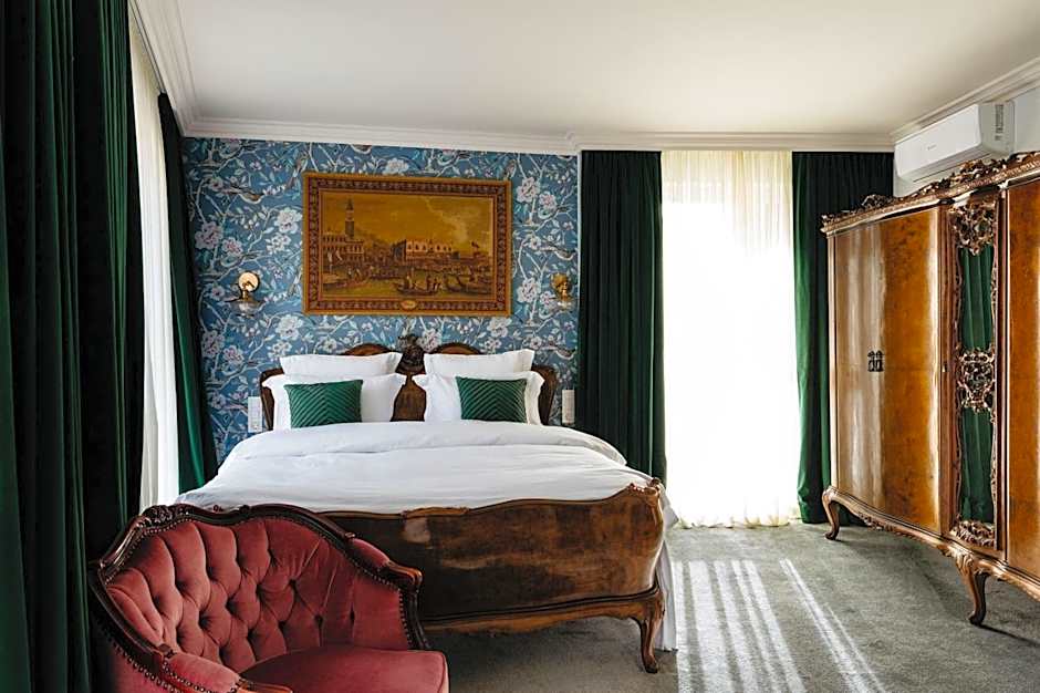 Ateneea Luxury Rooms