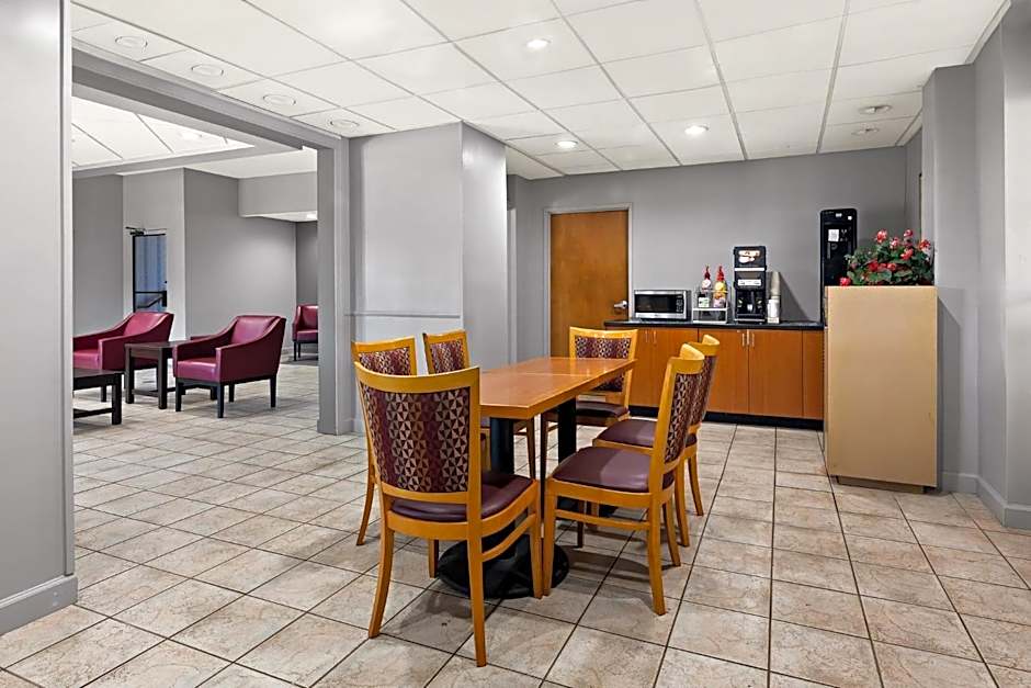 Red Roof Inn & Suites Monroe, NC