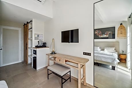 Superior Double Room with Balcony and Sea View
