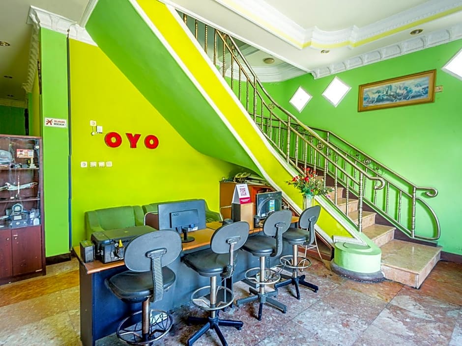 OYO 2848 Senaz Guesthouse