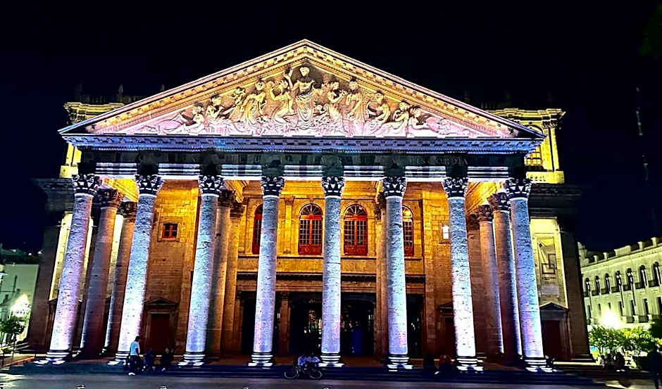 Six Hotel Guadalajara Degollado