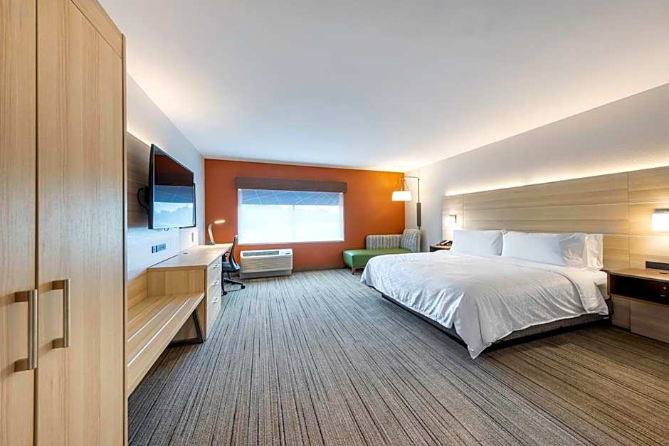 Holiday Inn Express and Suites Staunton By IHG