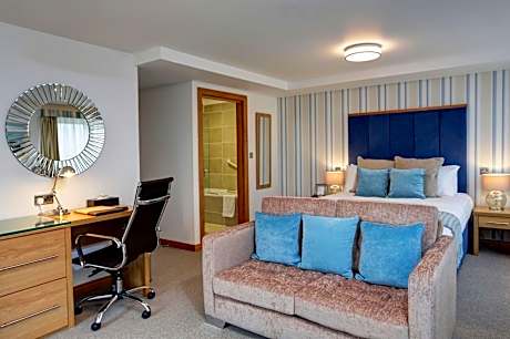 Executive Double Room with Double Bed and Downs View - Non-Smoking