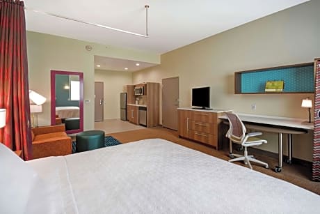 1King Accessible Bathtub Suite Nonsmoking