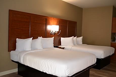 1 King Bed Suite Non-Smoking