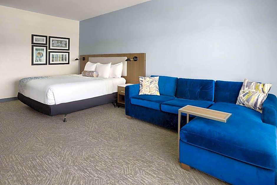 La Quinta Inn & Suites by Wyndham Locust Grove