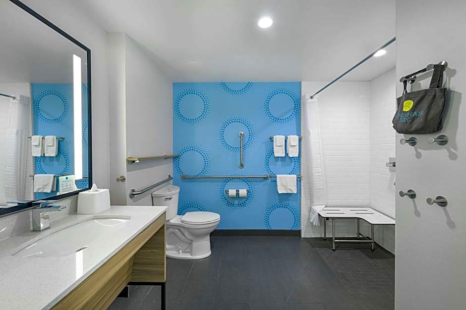 Tru by Hilton Norco